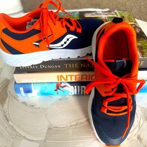 Saucony youth boys running shoes